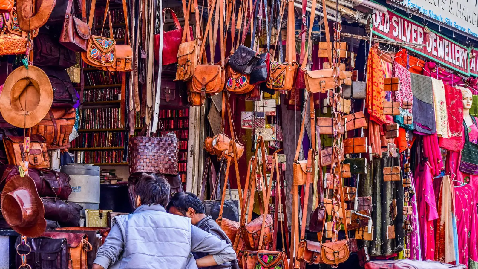 Colaba Causeway - magical mumbai tours